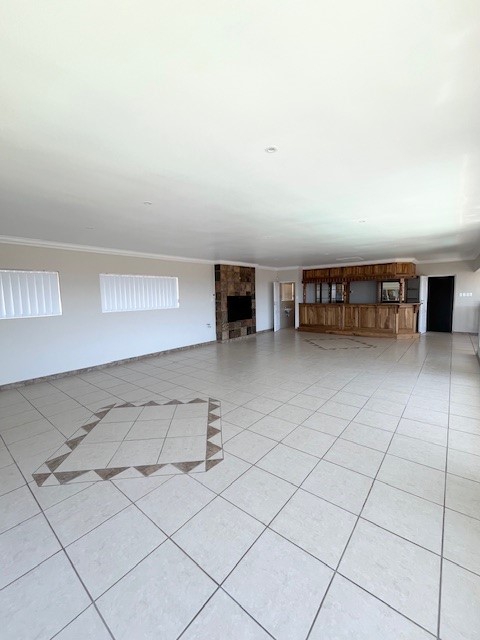 4 Bedroom Property for Sale in Menkenkop Western Cape